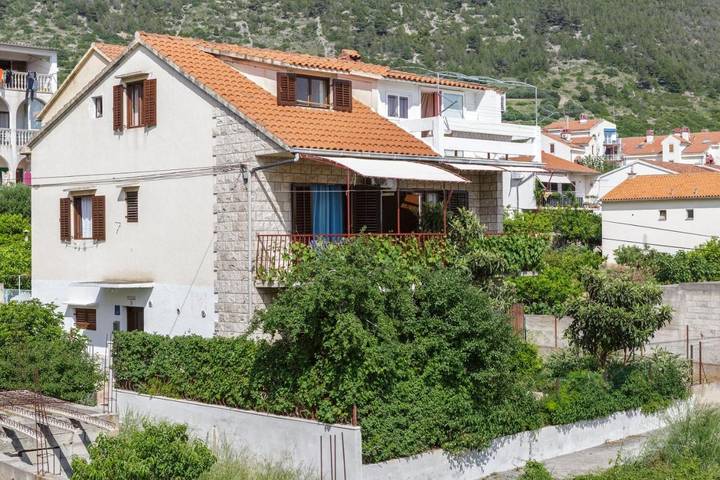 Villa pour 8 personnes, avec vue ainsi que jardin et piscine dans Vis - 2