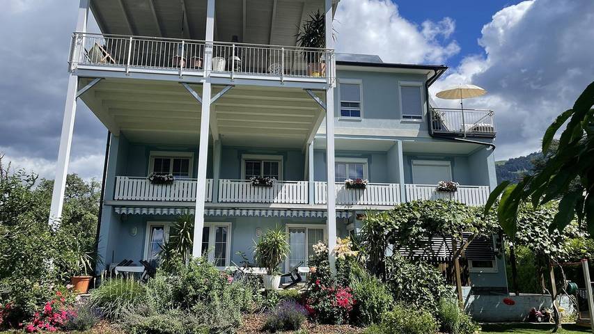 Ferienwohnung für 4 Personen, mit Ausblick und Seeblick sowie Balkon und Garten, kinderfreundlich in Seeboden