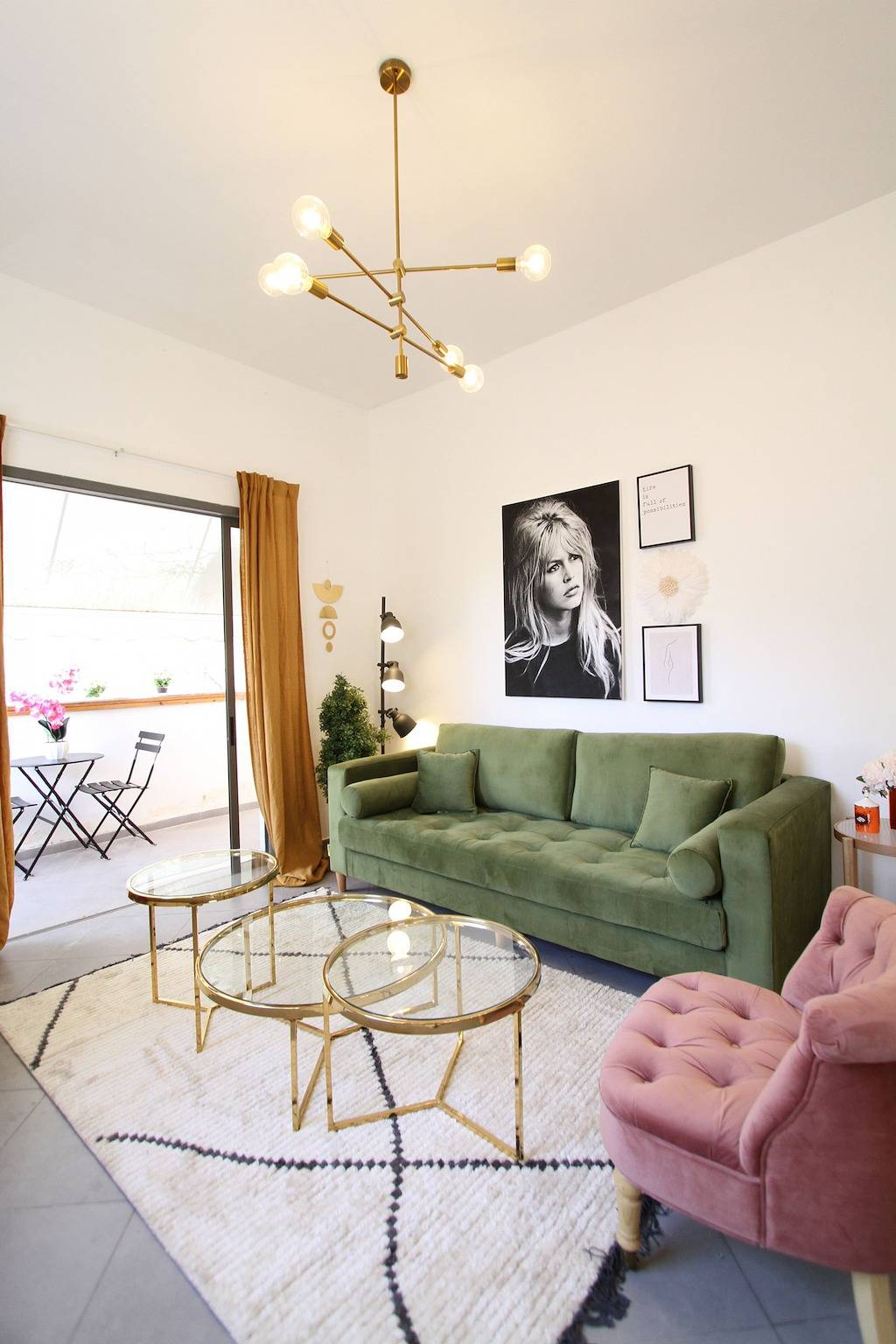 Entire apartment, Design & Balcony in City Center by Feelhome in Tel Aviv, Tel Aviv District