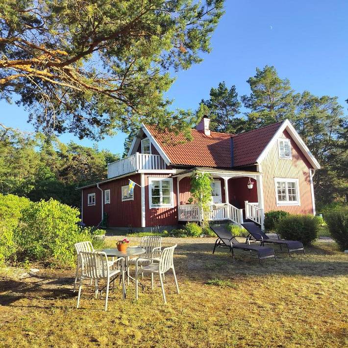 Hus för 5 Personer, med sjöutsikt samt utsikt och balkong och trädgård i Byxelkrok