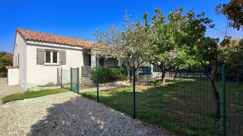 Gîte pour 8 personnes, avec terrasse et jardin