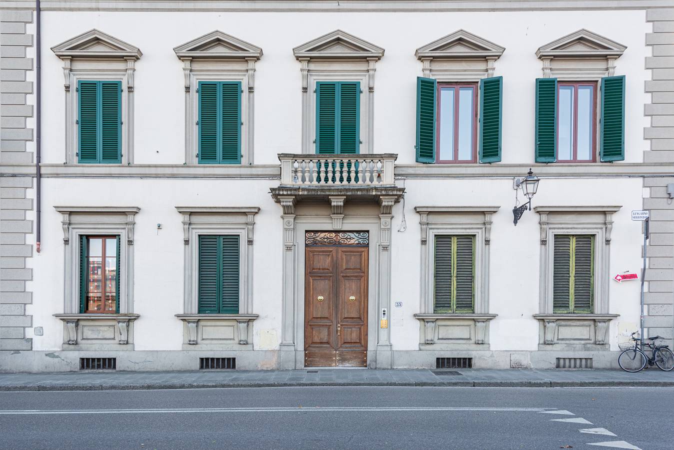 Entire apartment, Holiday Apartment "A Due Passi Da Ponte Vecchio" with Wi-Fi in Florence city center, Florence