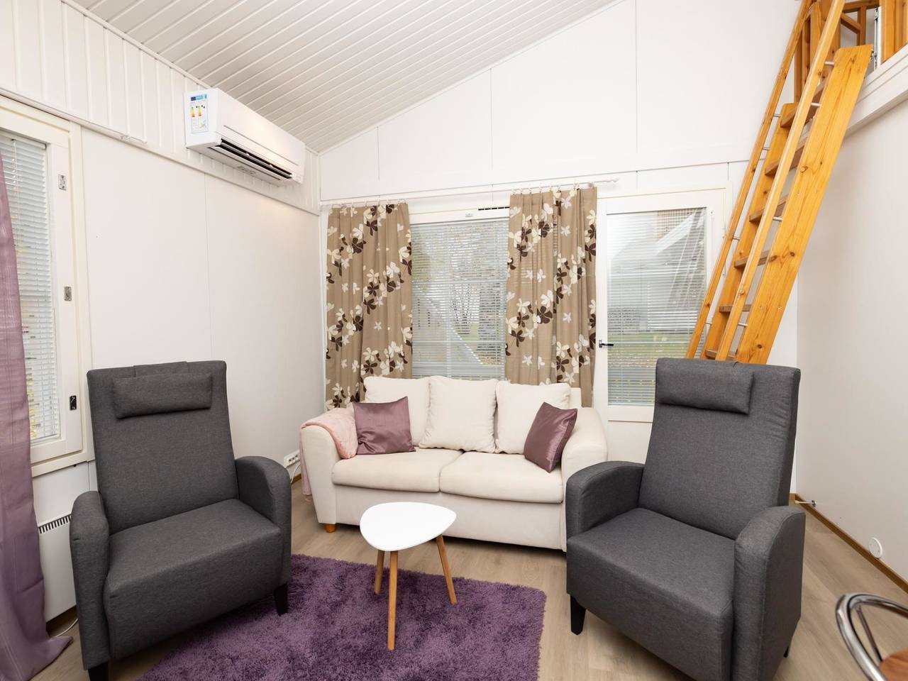 Koivukuja, katinkullantie in Vuokatti, Nuasjärvi