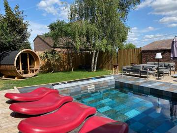 Gîte pour 2 personnes, avec jardin et sauna ainsi que jacuzzi et piscine dans Verquin