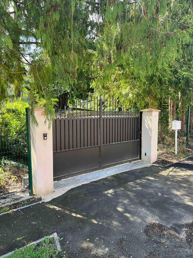 Cottage pour 7 personnes, avec jardin et vue dans Courthiézy