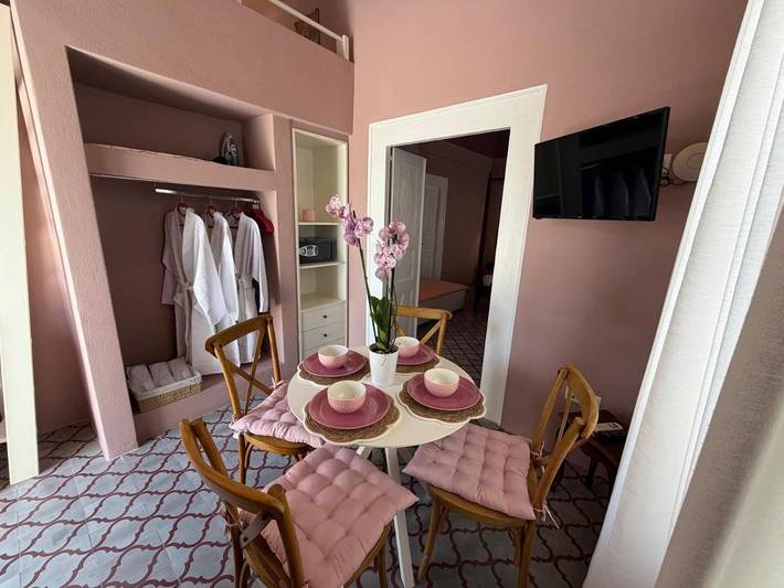 Maison d’hôte pour 4 personnes, avec jacuzzi et jardin à Thera - 3