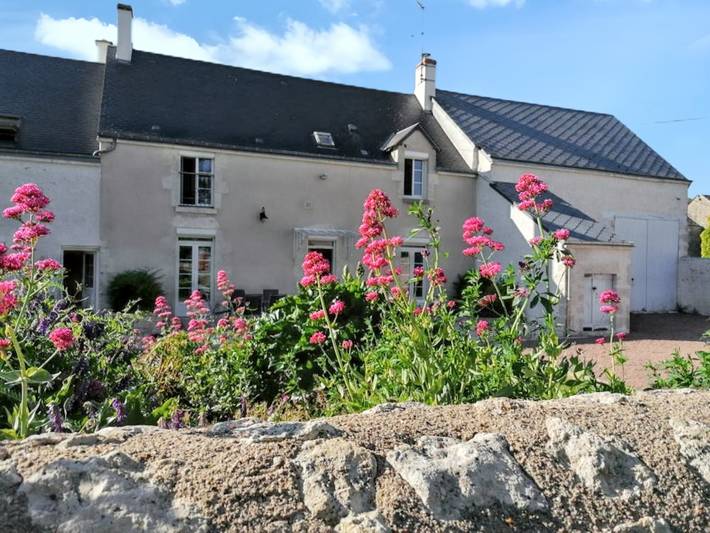 Location de vacances pour 9 personnes, avec terrasse dans La Chapelle-Saint-Martin-en-Plaine