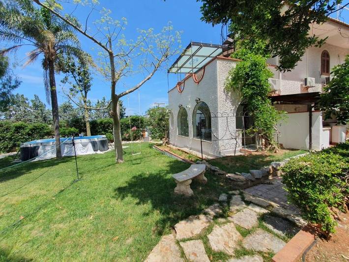 Villa per 8 persone, con piscina e panorama nonché balcone a Addaura