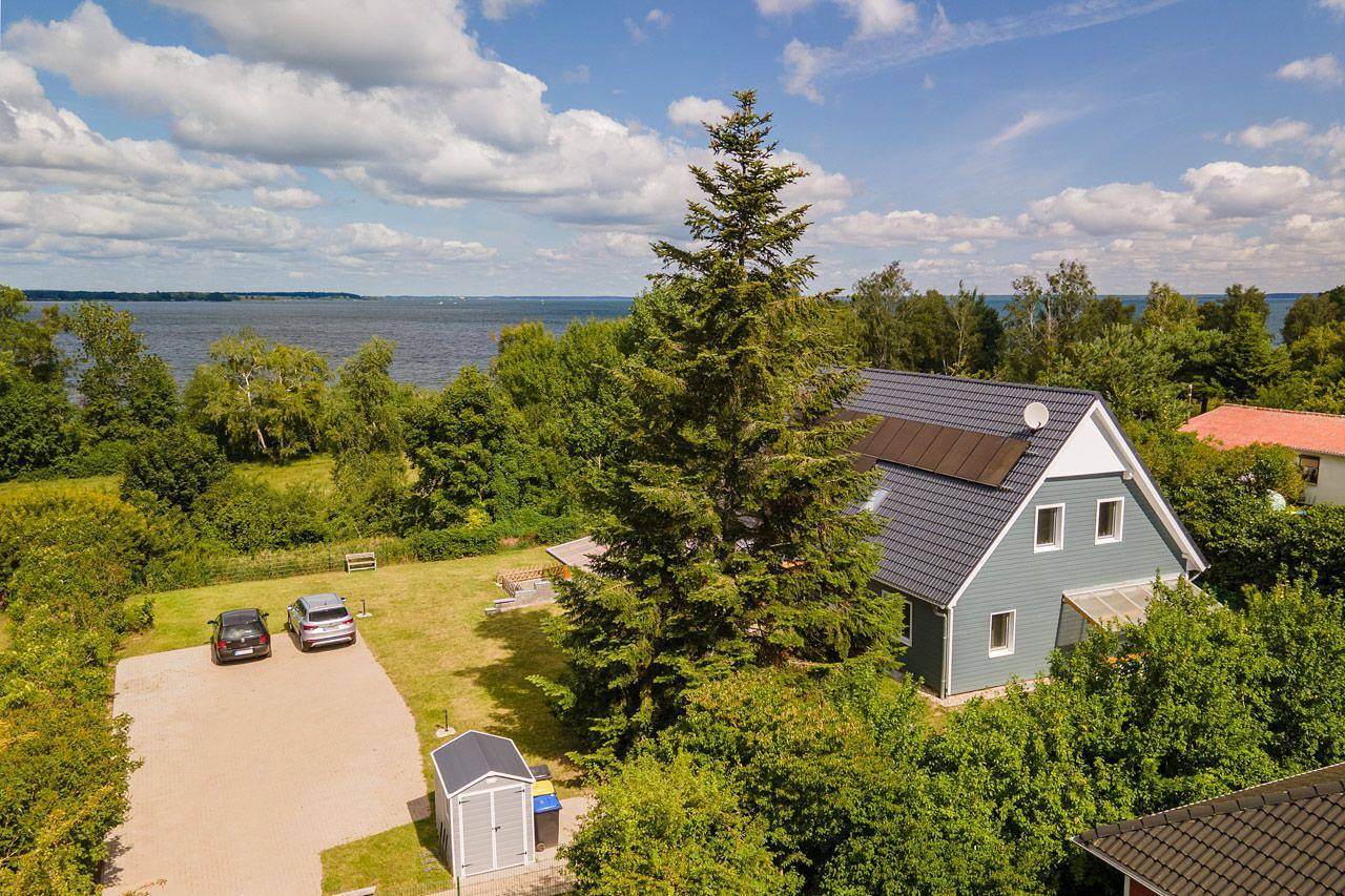 Ganze Wohnung, Neu, modern und exklusiv - Ferienwohnung mit Wasserblick, Sauna und Aussendusche in Rechlin, Müritz