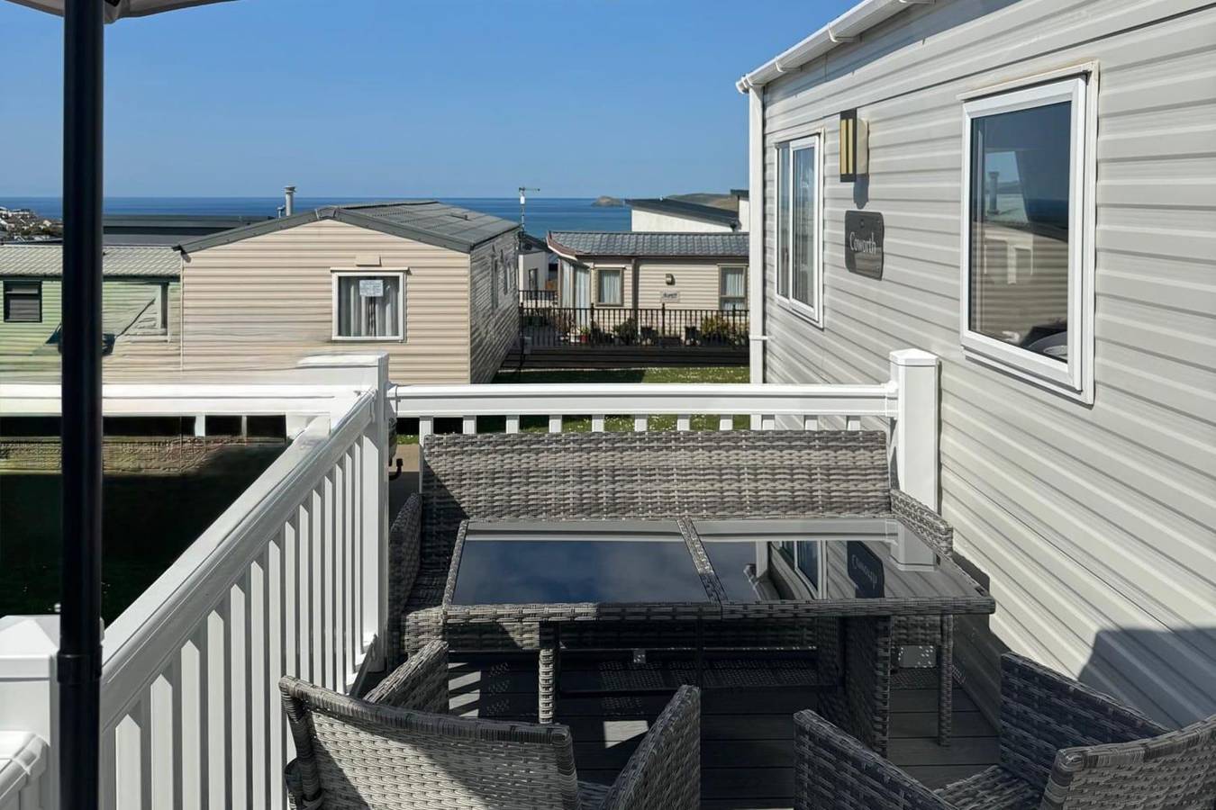 Family Caravan - Sleeps 4 - Dog friendly - Parking in Perranporth, Cornwall