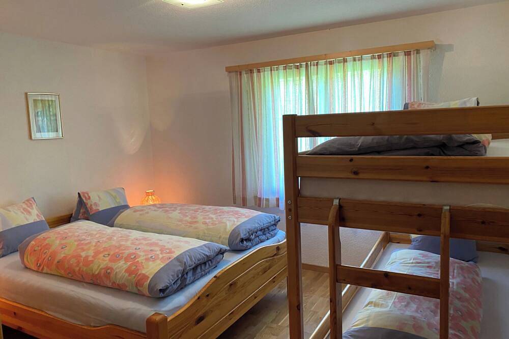 Ganze Wohnung, Casauma Gartmann, Vattiz, (Vattiz). in Lumnezia, Alpenarena