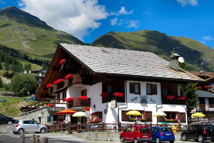 Hôtel pour 4 personnes, avec vue et balcon dans Antagnod