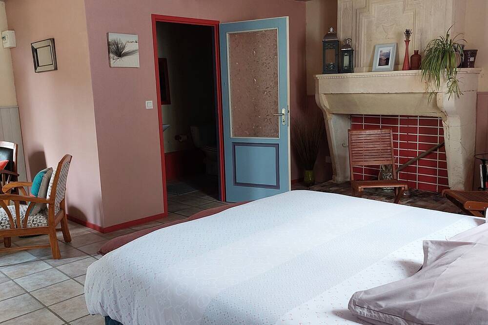 Chambre D'hôtes Spacieuse Entre Terre et mer Dans la Campagne Paisible in Saint-Romain-de-Benet, Saintes e dintorni