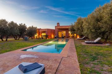 Cottage pour 3 personnes, avec jardin et bassin pour enfant ainsi que piscine et vue au Maroc
