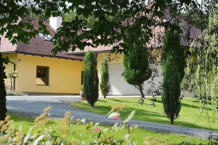 Ferienwohnung für 3 Personen, mit Terrasse und Sauna sowie Garten und Pool - 1