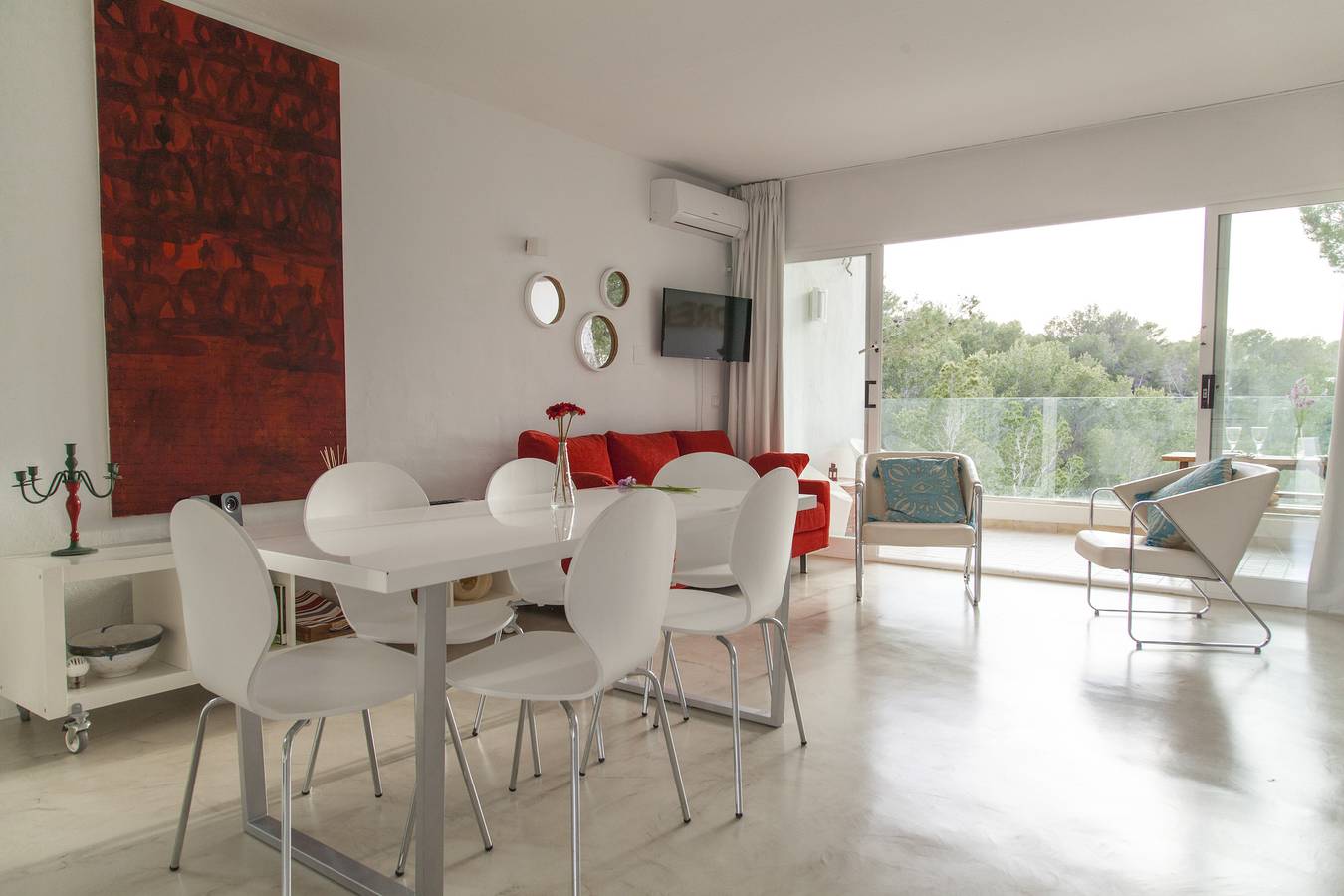 Entire holiday apartment, Buganvillehouse Seasunset 5Min walk to cala vadela in Cala Vedella, Ibiza