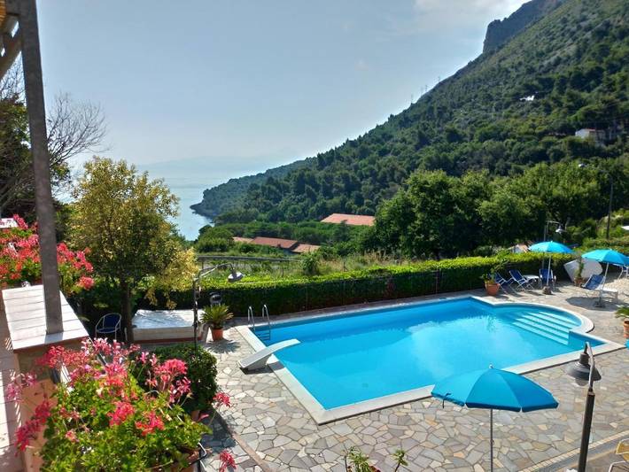 Bed and breakfast per 2 persone, con Terrazza e Idromassaggio nonché Giardino e Piscina a Maratea