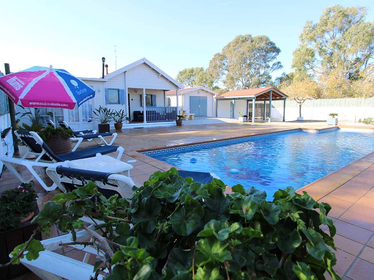 Casa Villa Mar, Ideal house for your holidays near the sea, free wifi, air conditioning optional, private pool, pets allowed, dog’s beach in Deltebre, Delta de l'Ebre