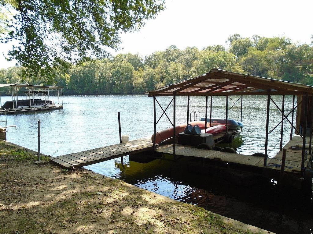 4 Br / 2 Ba Lake House, w / Pool Whirlpool, 2 Kajaks und ein Kanu in Lake Ouachita