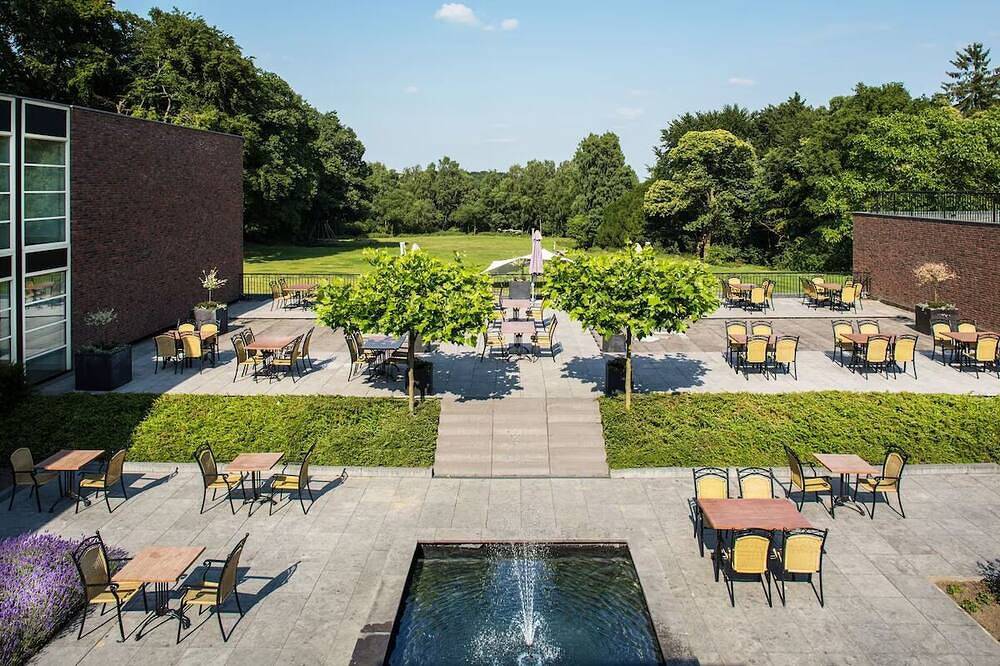 Peaceful Stay! Onsite Dining, Free Parking! Close to Vrijheidsmuseum! in Berg en Dal, Betuwe
