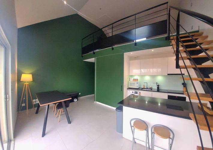 Gîte pour 4 personnes, avec terrasse dans Juziers