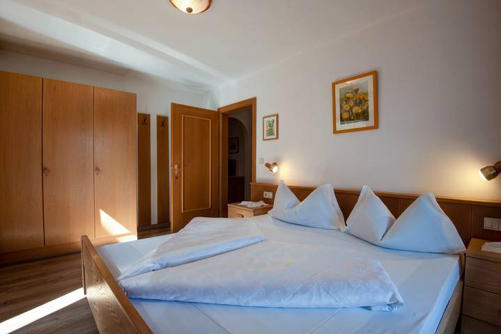 Appartement entier, Charmant appartement 6 "Zur Sonne" avec vue sur montagne et jardin in Laion, Dolomiti Superski