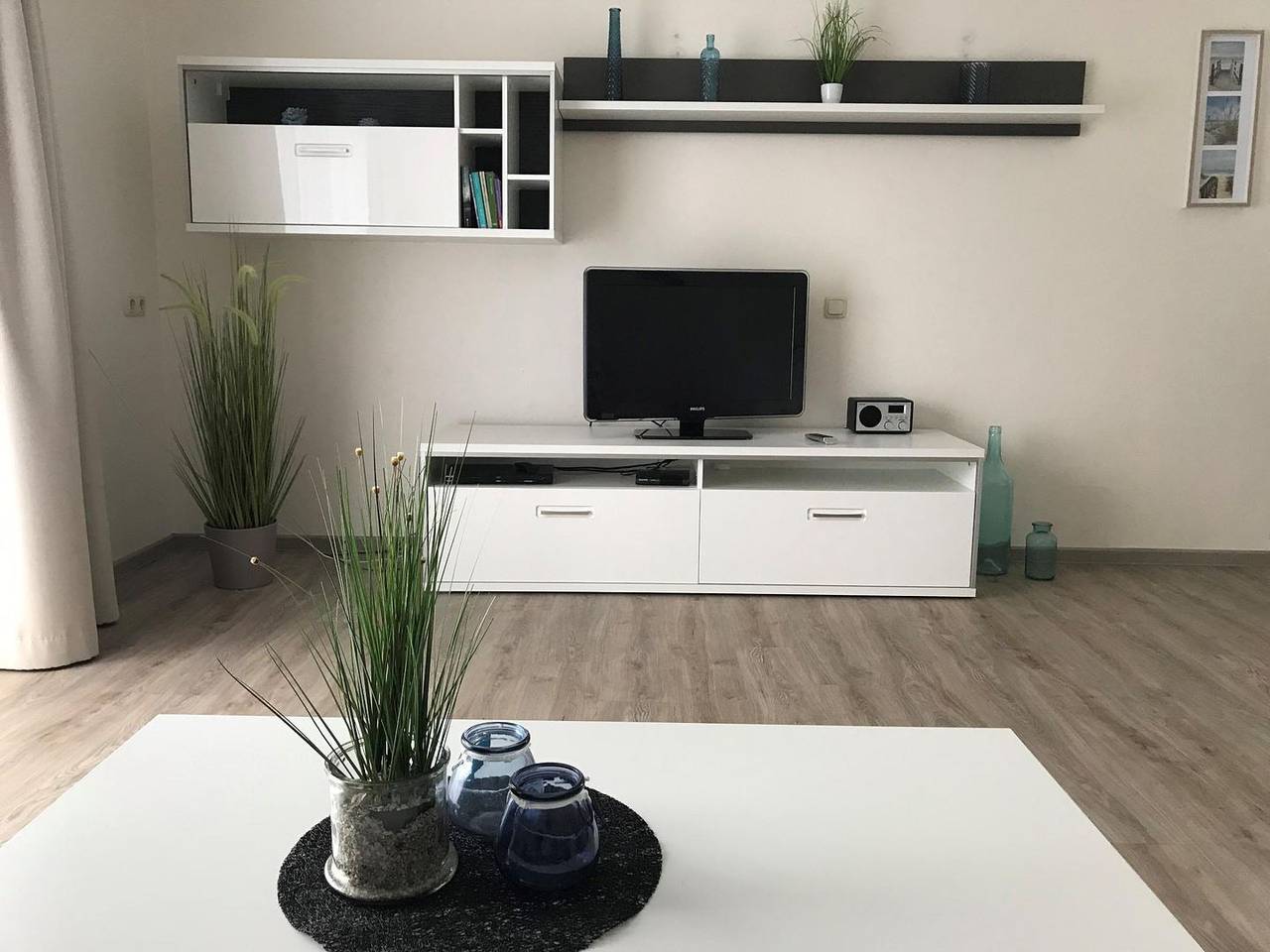 Ganze Wohnung, 1- Raumappartement mit Balkon Süd- Landseite in Wendtorfer Strand, Stein