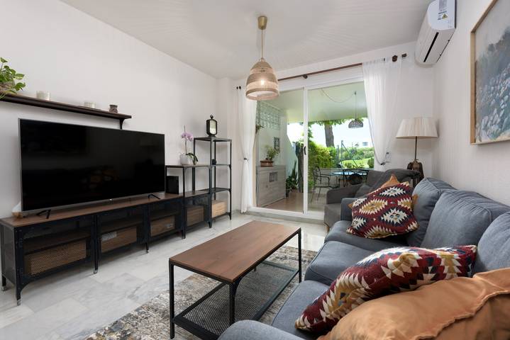 Entire apartment, Casa Patagonia Apartment with Mountain Views, Wi-Fi & Air Conditioning in Casares, Costa del Sol