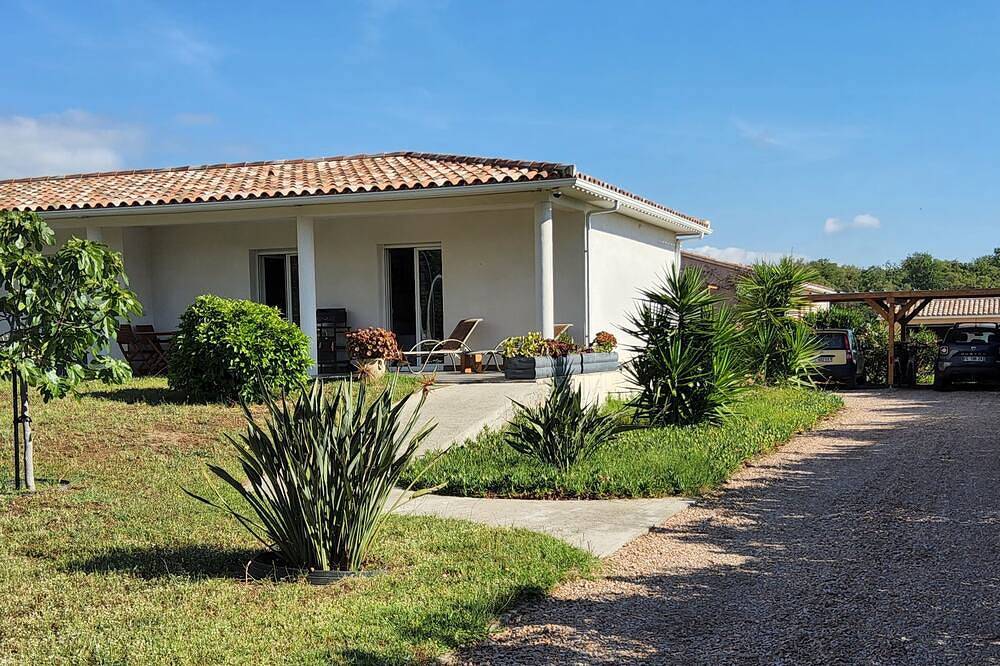 Ganze Wohnung, Apartment 2-4 pers - ground floor 48m2 + terrace 38m2 near sea and mountains in Prunelli-di-Fiumorbo, Regionaler Naturpark Korsika