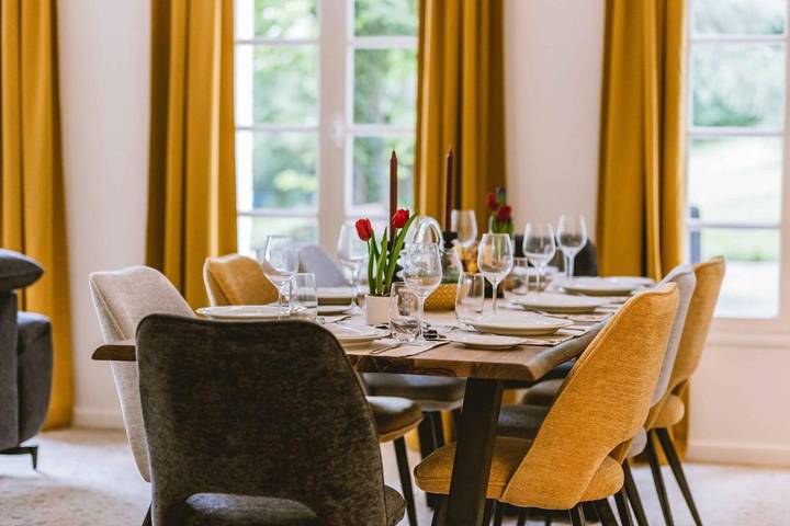 Location de vacances pour 10 personnes, avec vue ainsi que jardin et piscine à Lembras - 2