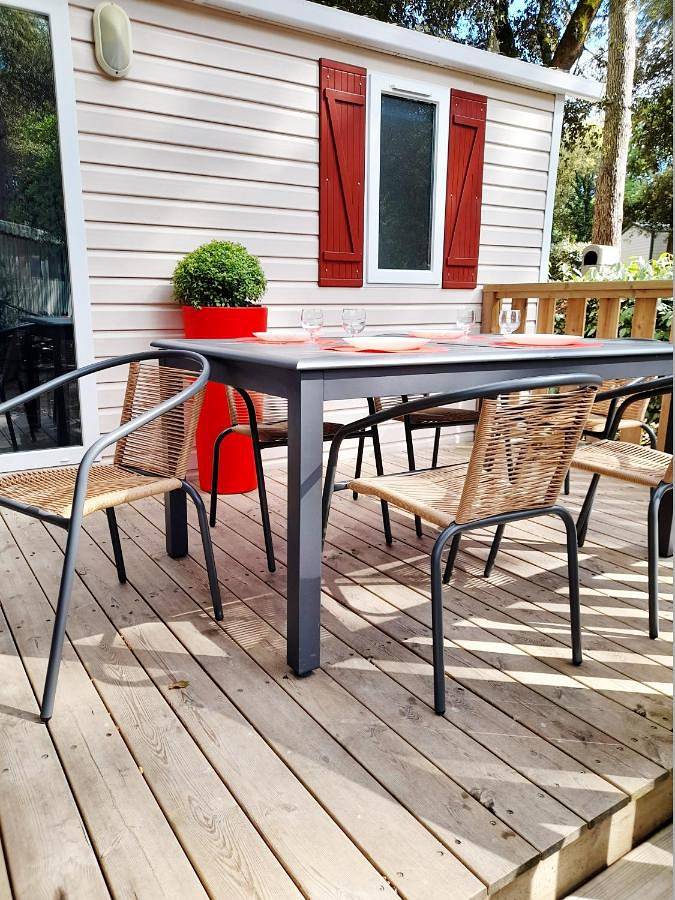 Location de vacances pour 6 personnes, avec jardin ainsi que vue et piscine dans Plage de l'Ermitage