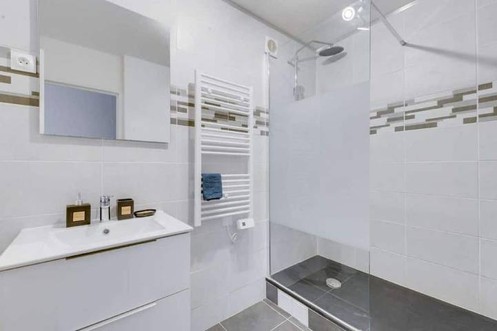 Appartement entier, Chic and spacious apart with parking in Saint-Germain-en-Laye, Yvelines
