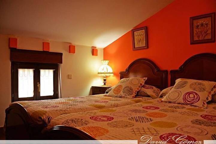Offre spéciale, maison de famille en pierre et amis avec cave à vin, barbecue et WIFI in Sajazarra, La Rioja Province