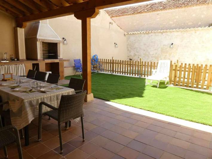 Apartamento para 10 personas, con vistas y piscina además de jardín y terraza en Segovia
