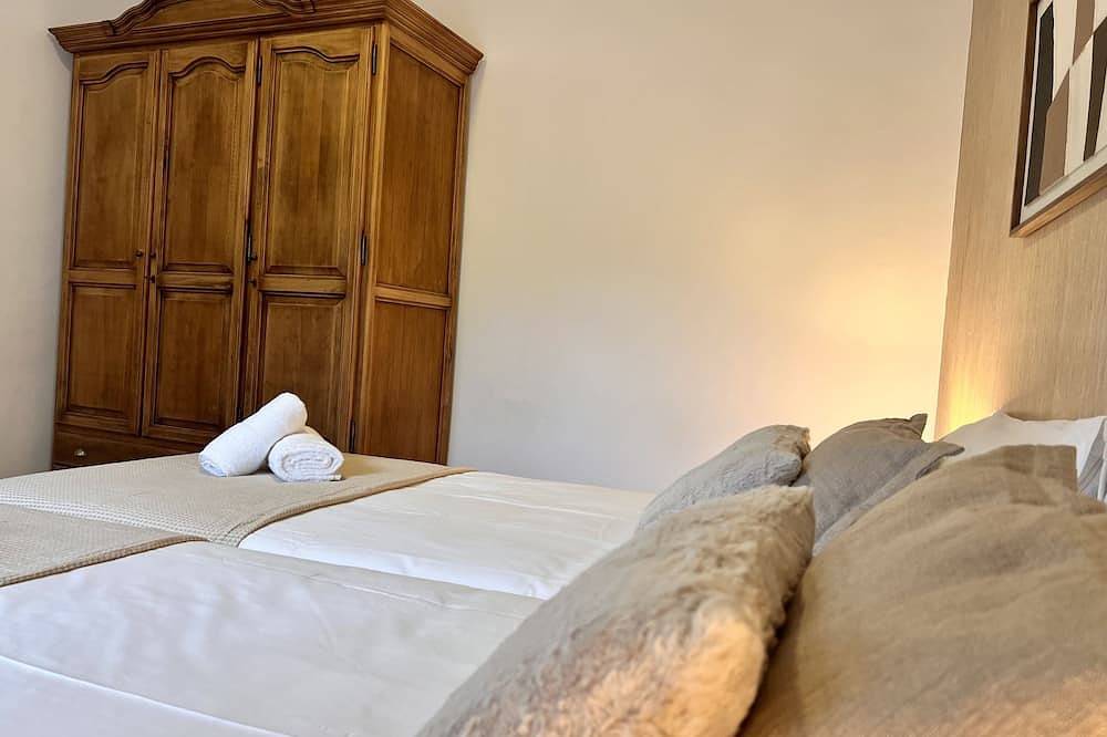 Chicflat Rural Bañuelos (Outdoors and swimming pool) in Miguelturra, Ciudad Real Province