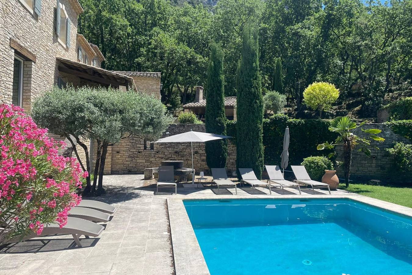 Ferienhaus für 12 Personen mit Pool in Robion, Regionaler Naturpark Luberon