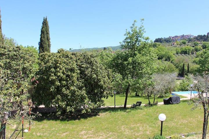 Casa vacanza per 10 persone, con piscina e giardino nonché panorama a Castel Madama