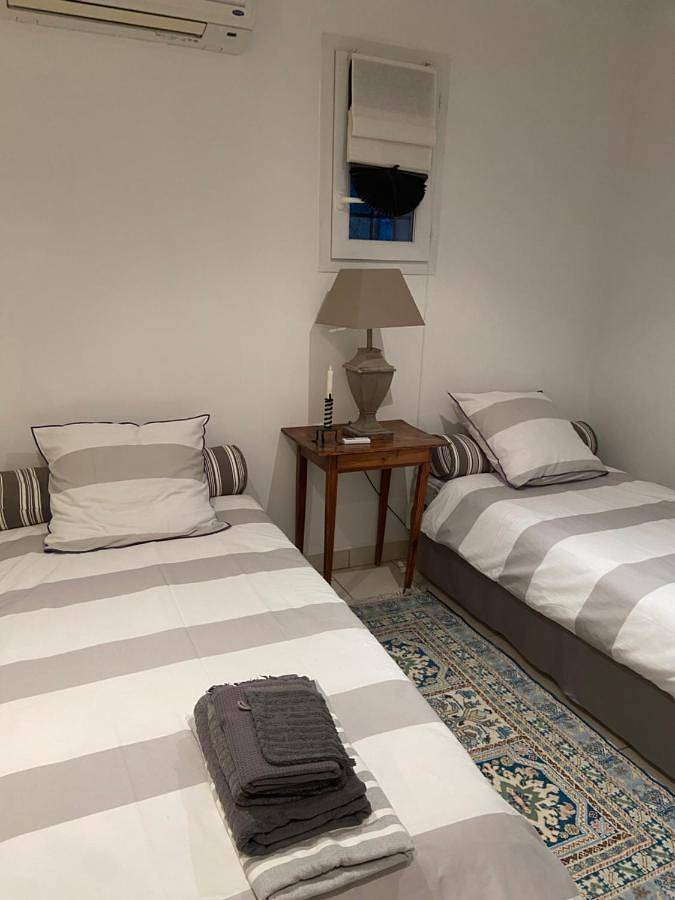 Location de vacances pour 2 personnes, avec jardin ainsi que piscine et vue, adapté aux familles à Mallemort - 4