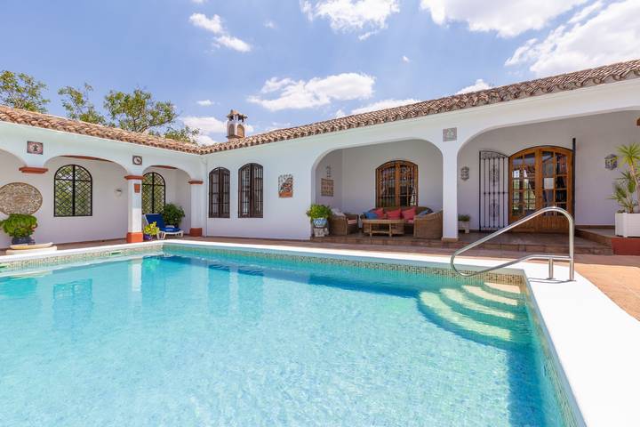 Luxe Villa "Finca La Cabra Ronda" met privé tuin en zwembad, open haard en Wifi in Ronda, Málaga Provincie