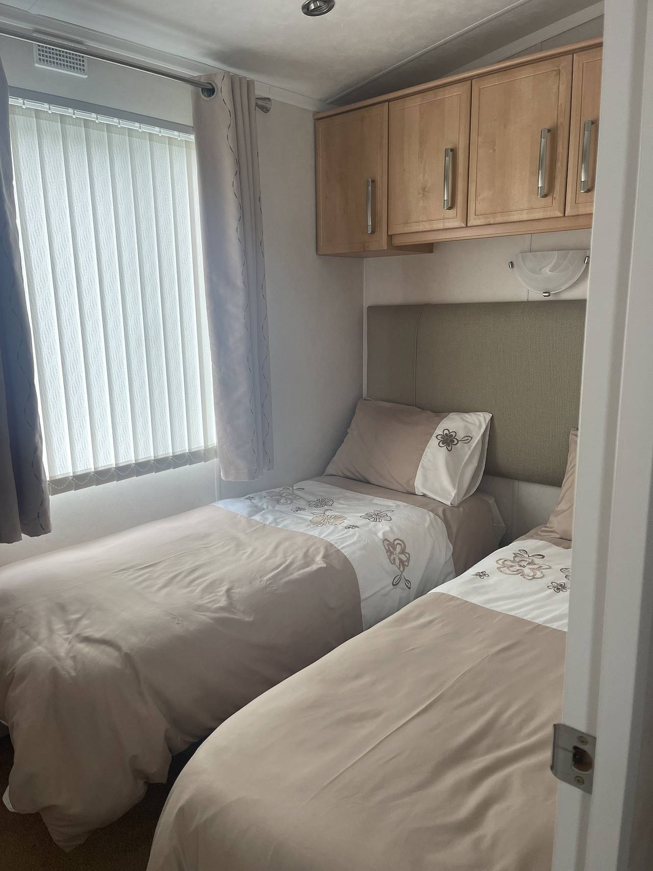 Immaculate 2-Bed Lodge in Monreith in Monreith, Dumfries and Galloway