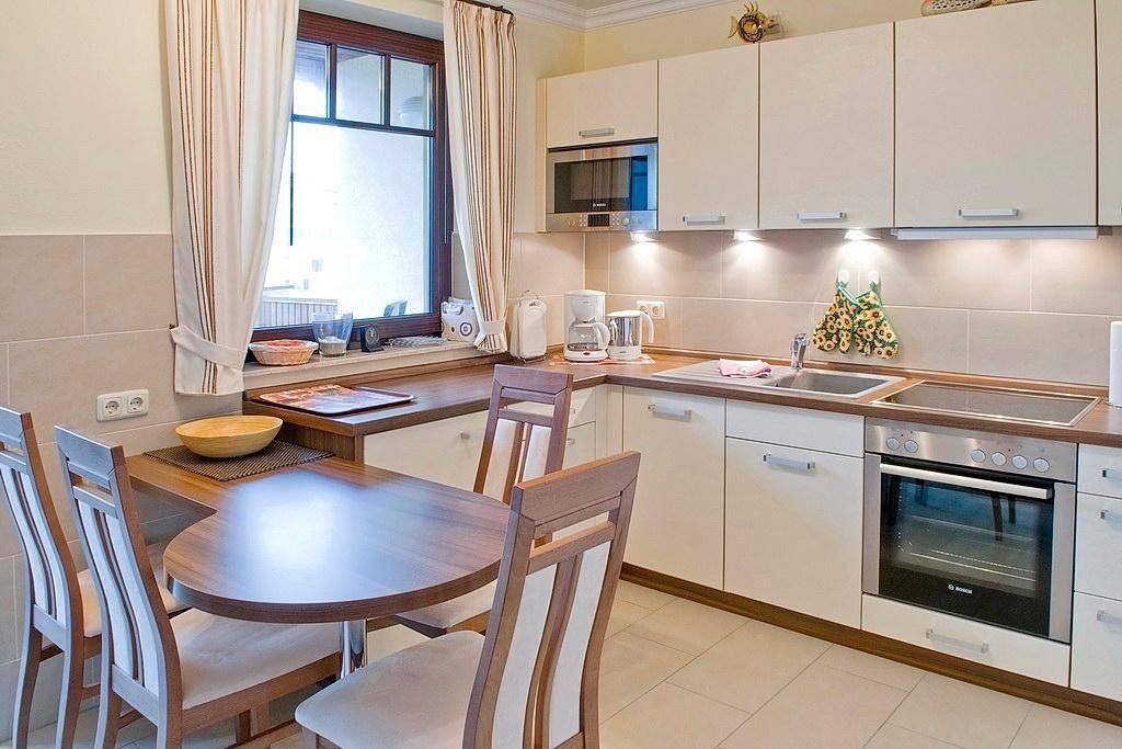 Entire apartment, Tolle, strandnahe Penthouse-Ferienwohnung am Yachthafen mit Balkon und Meerblick in Kühlungsborn, Baltic sea of Mecklenburg