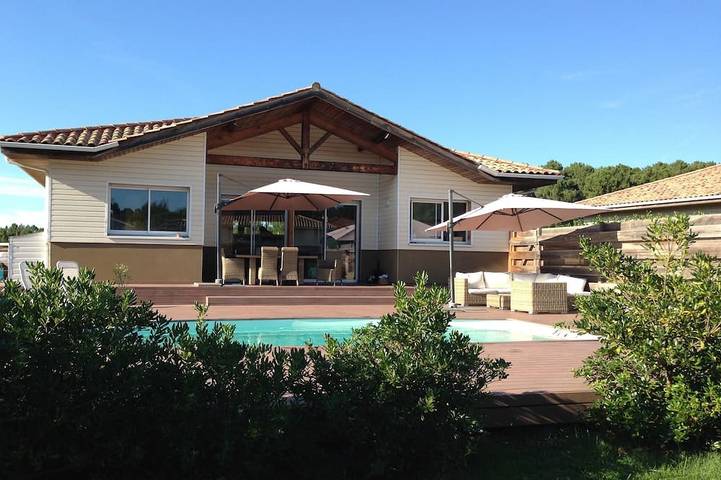 Location de vacances pour 8 personnes, avec terrasse et jardin dans Office De Tourisme De Moliets Et Maa