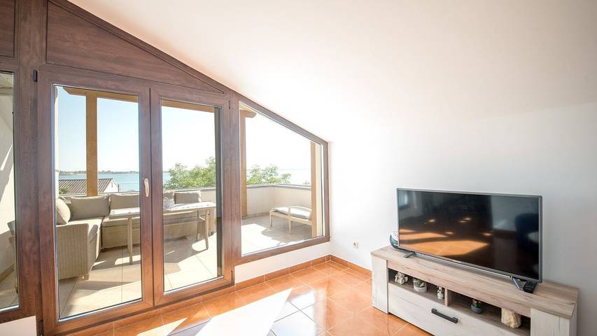 Ferienwohnung für 5 Personen, mit Terrasse in Vrsi