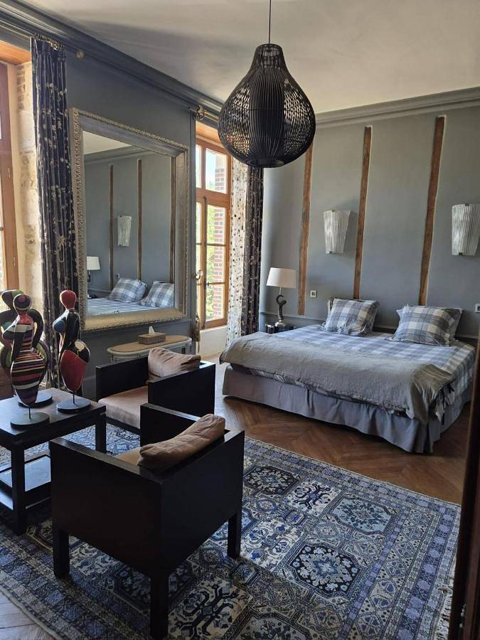 Location de vacances pour 4 personnes, avec Jacuzzi et Terrasse ainsi que Jardin et Piscine à Bléneau - 4