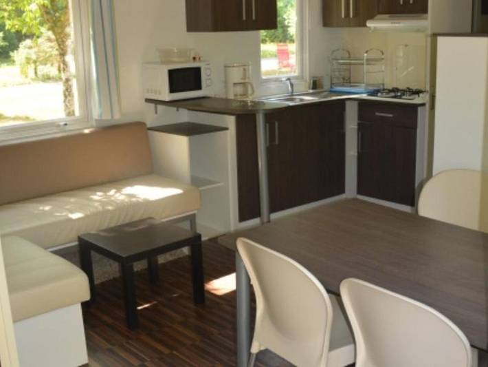 Location de vacances pour 6 personnes, avec terrasse et piscine à Monceaux-sur-Dordogne - 2