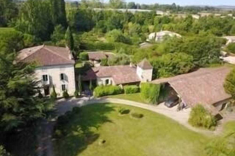 Mansión auténtica, en el lote, país, piscina climatizada, sauna, tenis in Casseneuil, Región de Villeneuve-sur-Lot