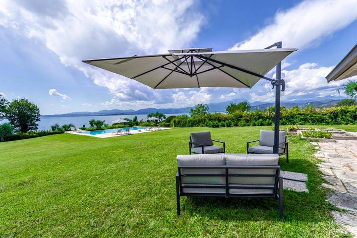 Villa für 10 Personen, mit Garten und Seeblick sowie Ausblick und Pool in Bardolino - 3