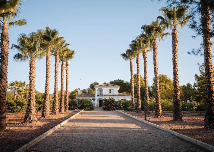 Alojamiento y desayuno para 2 personas, con terraza y jardín además de piscina y vistas - 1
