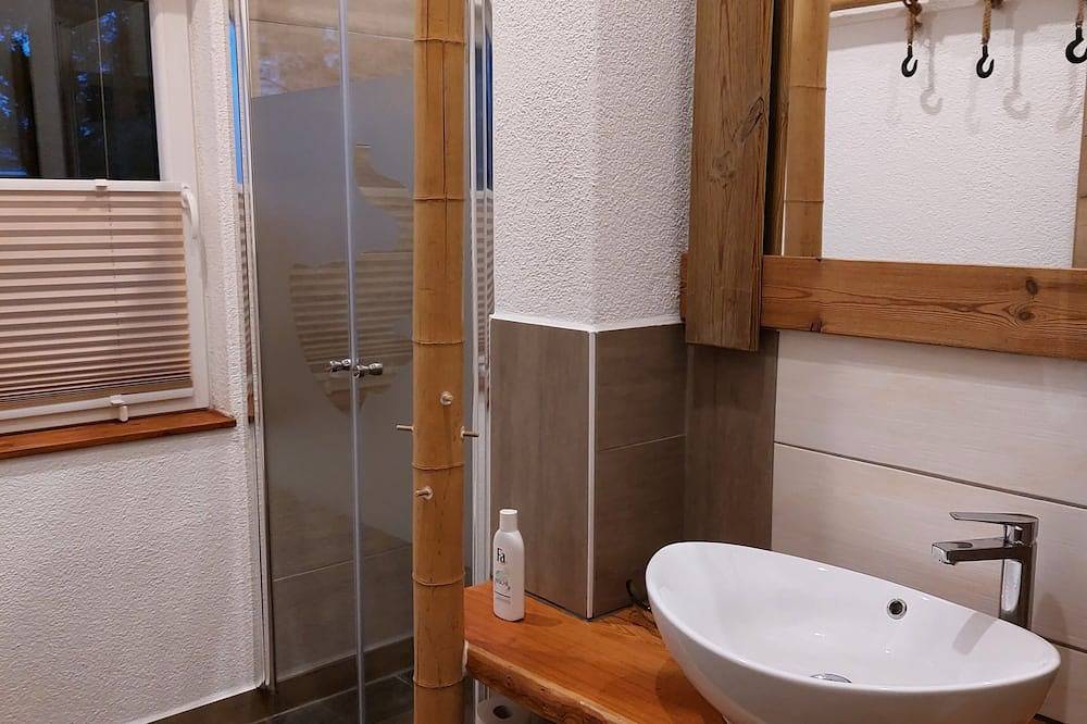 Gemütliches neu gebautes Ferienhaus im Herzen der Erzgebirges \"Haus West\" in Pockau-Lengefeld, Erzgebirge