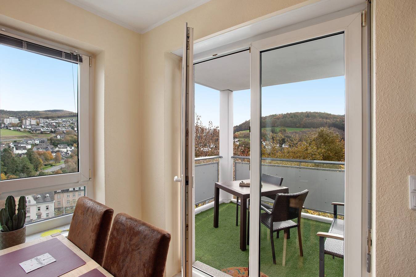 Ganze Wohnung, Ferienwohnung "Fewo am Hennesee" mit Balkon und Weitblick in Meschede, Hochsauerlandkreis